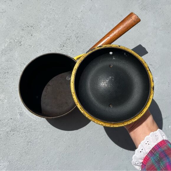 Vintage Colorcast Waterford Ireland Yellow Enamel Cast Iron Saucepan w/ Lid 7” - Picture 6 of 7